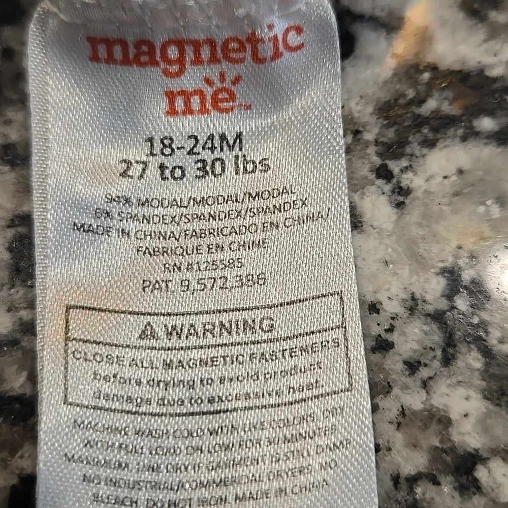MAGNETIC ME COVERALL. PINK AND WHITE. SIZE 18-24 MONTHS. 27-30 LBS. GIRL'S.